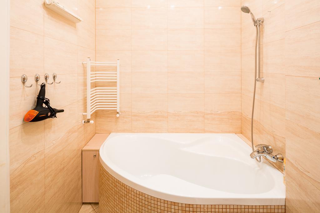 Do Lvova Central Apartments Dış mekan fotoğraf